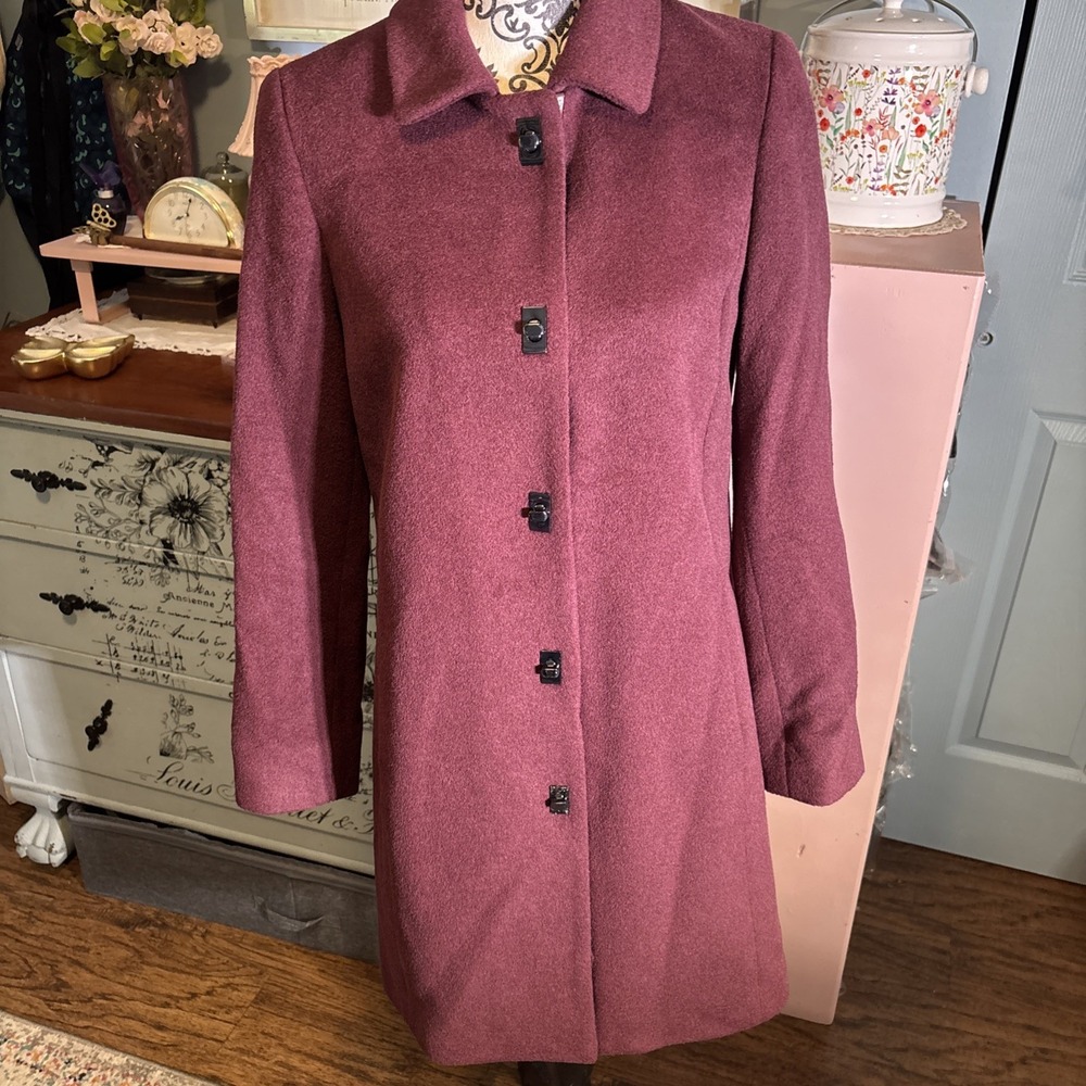 Worth 100% Camel Hair Long Pea Coat With Turn Button Closure. Sz XS Petite.